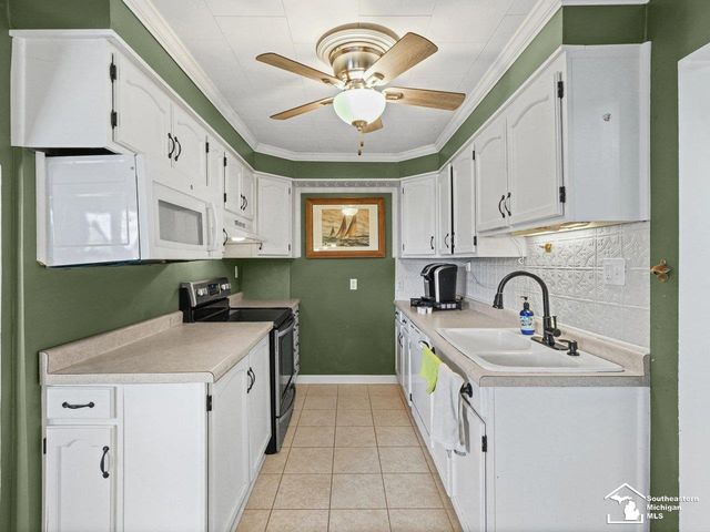 4346 4th Street, Luna Pier, MI 48157