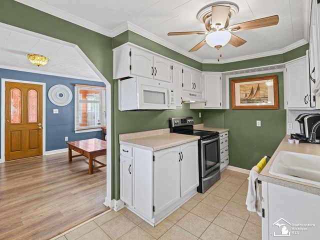 4346 4th Street, Luna Pier, MI 48157