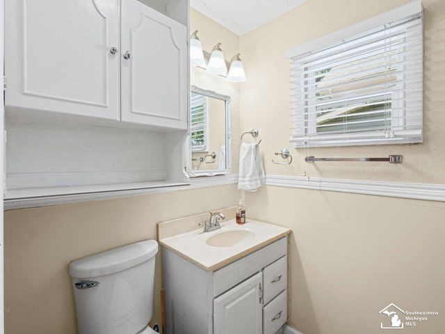 4346 4th Street, Luna Pier, MI 48157
