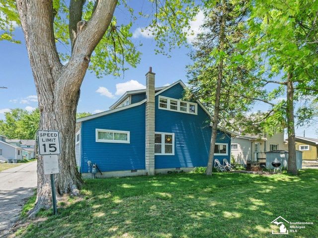 4346 4th Street, Luna Pier, MI 48157