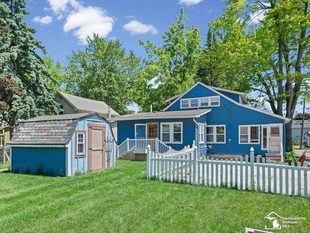 4346 4th Street, Luna Pier, MI 48157