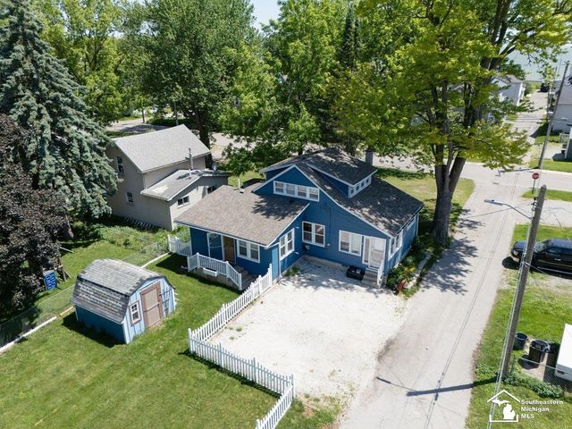 4346 4th Street, Luna Pier, MI 48157