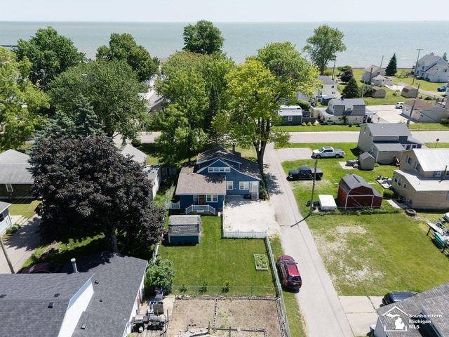 4346 4th Street, Luna Pier, MI 48157