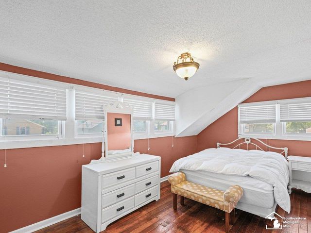 4346 4th Street, Luna Pier, MI 48157