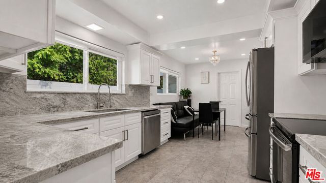 15829 Tupper Street, Los Angeles, CA 91343