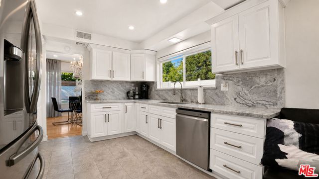 15829 Tupper Street, Los Angeles, CA 91343