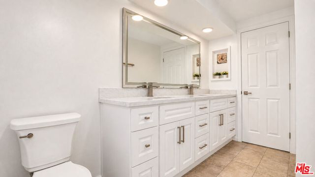 15829 Tupper Street, Los Angeles, CA 91343