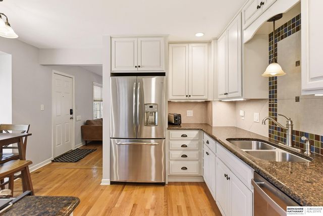 2008 N 49th Street, Omaha, NE 68104