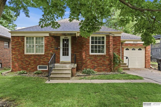 2008 N 49th Street, Omaha, NE 68104