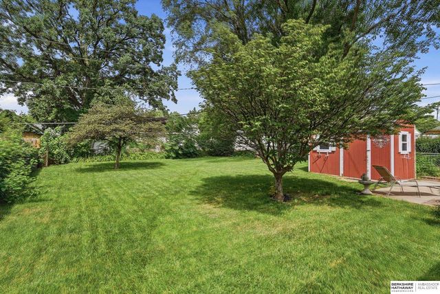 2008 N 49th Street, Omaha, NE 68104