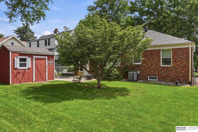2008 N 49th Street, Omaha, NE 68104