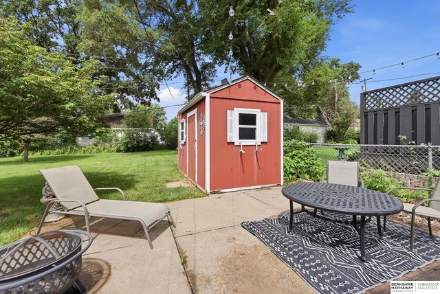 2008 N 49th Street, Omaha, NE 68104