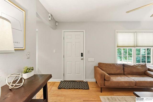 2008 N 49th Street, Omaha, NE 68104