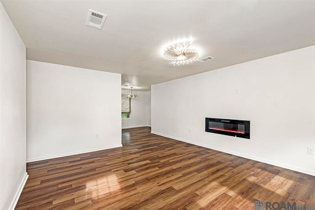 6959 Silverleaf Ave, Baton Rouge, LA 70812