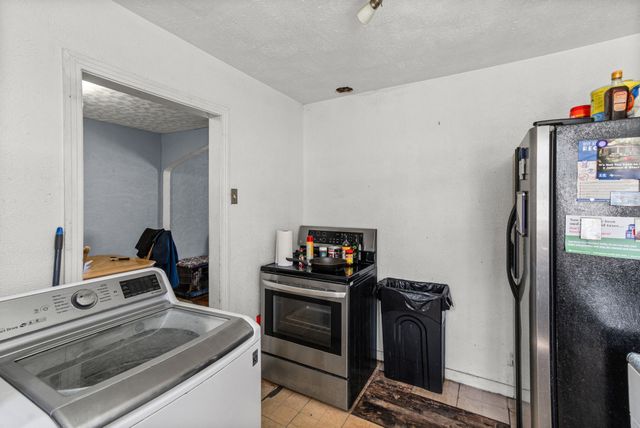 2807 S Montreal Avenue, Dallas, TX 75224