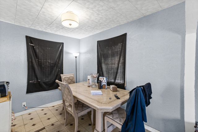 2807 S Montreal Avenue, Dallas, TX 75224