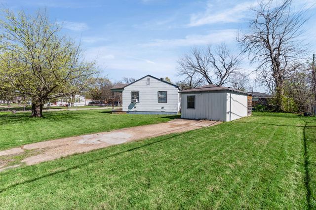 2807 S Montreal Avenue, Dallas, TX 75224