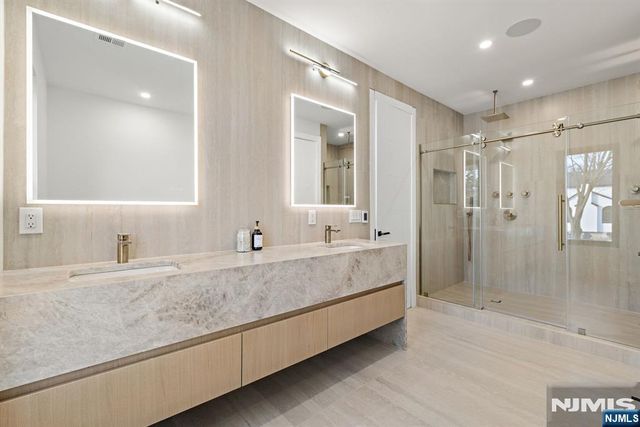 210 Hillcrest Drive, Paramus, NJ 07652