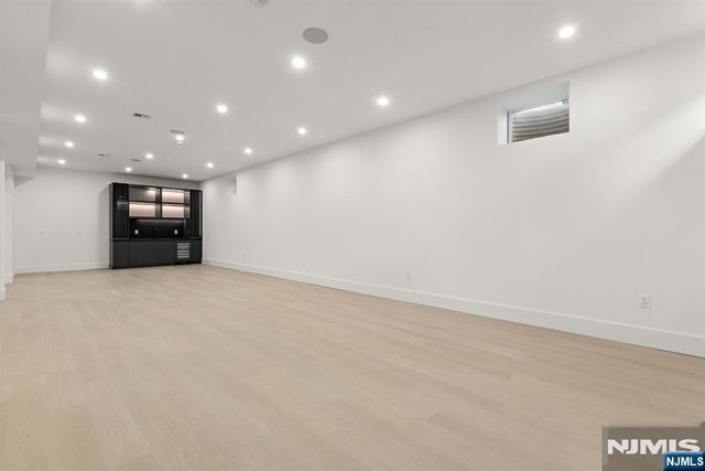 210 Hillcrest Drive, Paramus, NJ 07652