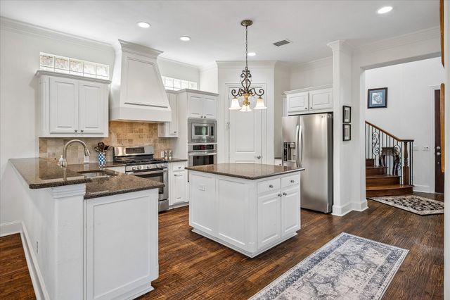5936 Preston Gate Court, Dallas, TX 75230