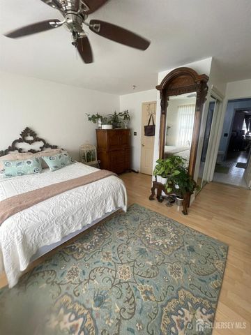 93 perez Drive, Newark, NJ 07103