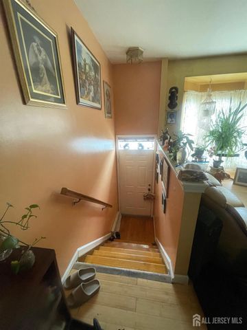 93 perez Drive, Newark, NJ 07103