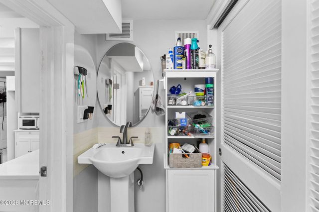 11 Main Street, Englishtown, NJ 07726