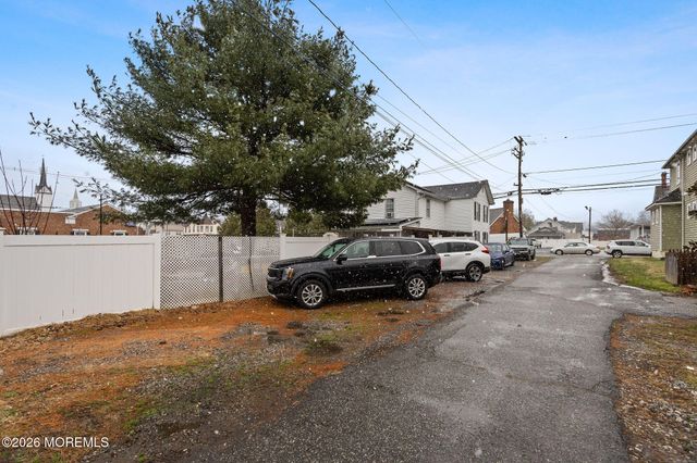 11 Main Street, Englishtown, NJ 07726