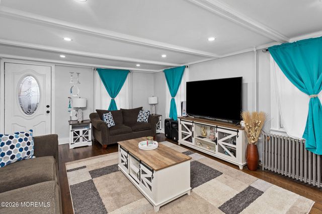 11 Main Street, Englishtown, NJ 07726