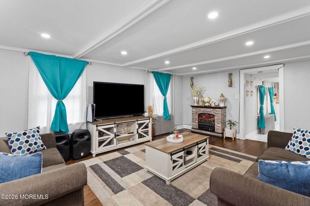 11 Main Street, Englishtown, NJ 07726