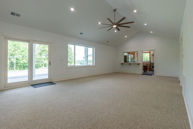 250 Boltz Lake Road, Dry Ridge, KY 41035