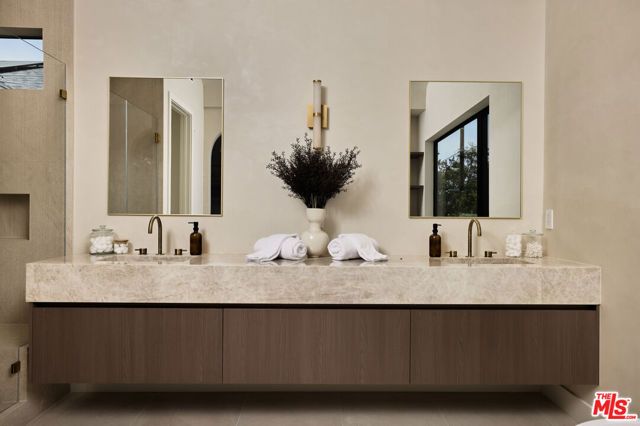 3732 Beethoven Street, Los Angeles, CA 90066