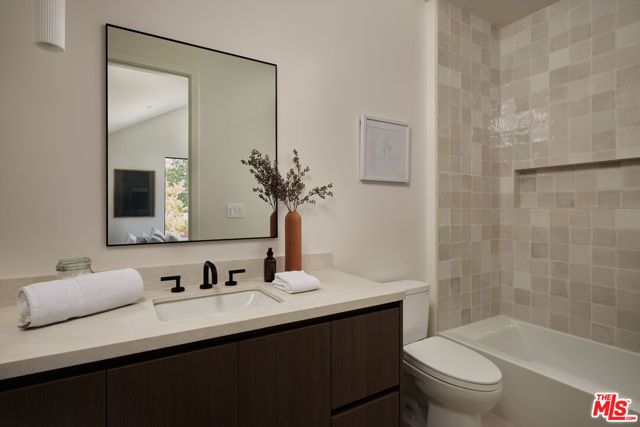 3732 Beethoven Street, Los Angeles, CA 90066