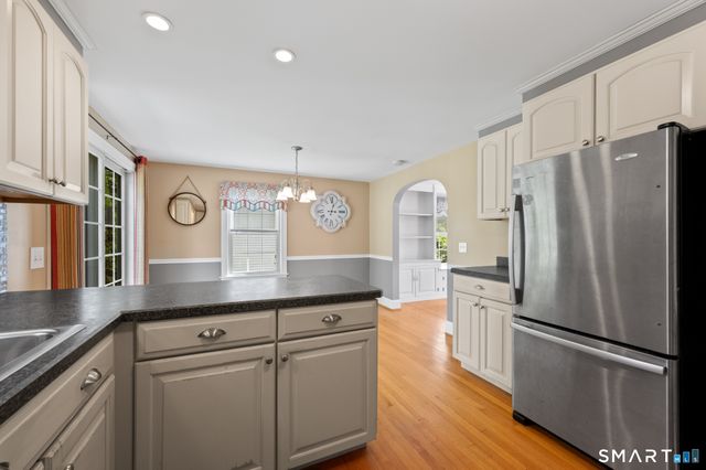 37 Kensington Street, Manchester, CT 06040