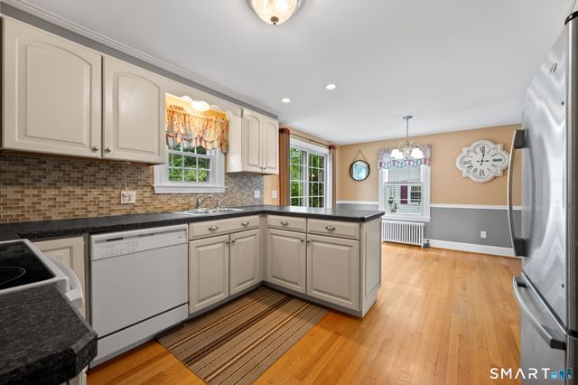 37 Kensington Street, Manchester, CT 06040