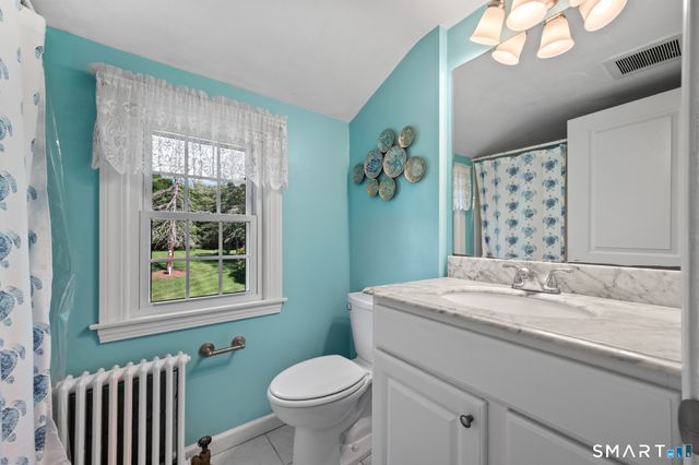 37 Kensington Street, Manchester, CT 06040