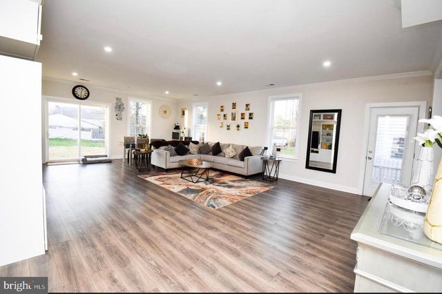216 COLFAX CT, Manassas Park, VA 20111