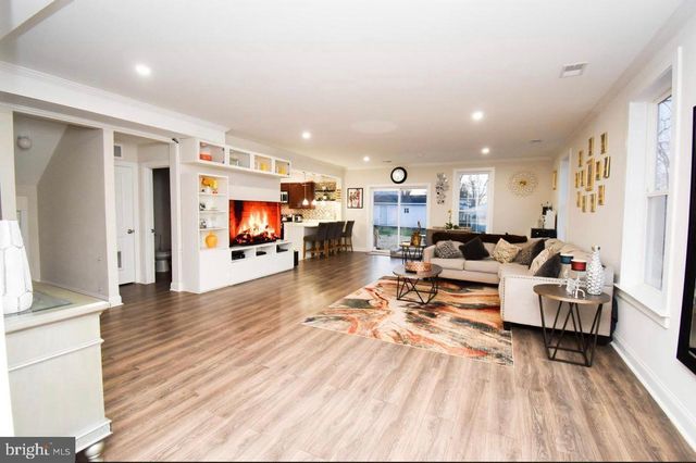 216 COLFAX CT, Manassas Park, VA 20111