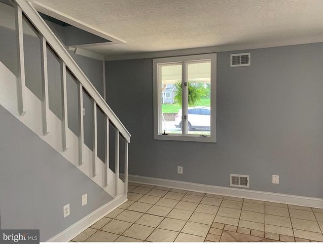 216 COLFAX CT, Manassas Park, VA 20111