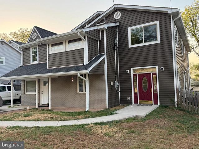 216 COLFAX CT, Manassas Park, VA 20111
