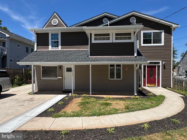 216 COLFAX CT, Manassas Park, VA 20111