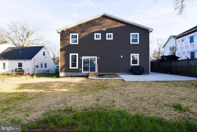 216 COLFAX CT, Manassas Park, VA 20111