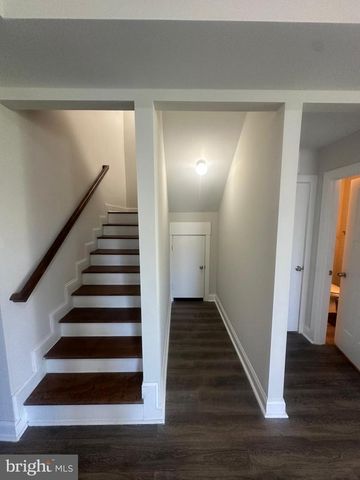 216 COLFAX CT, Manassas Park, VA 20111