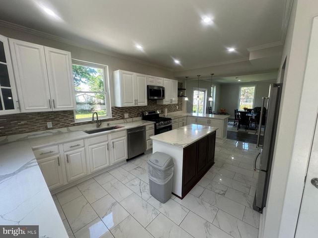 216 COLFAX CT, Manassas Park, VA 20111