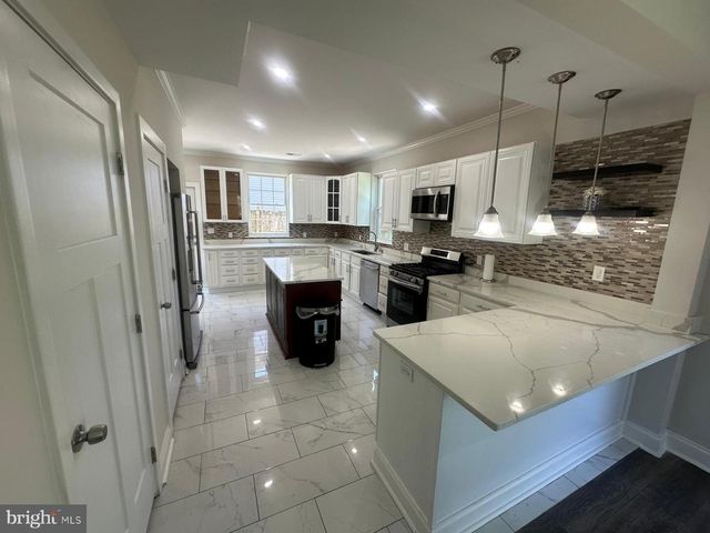 216 COLFAX CT, Manassas Park, VA 20111