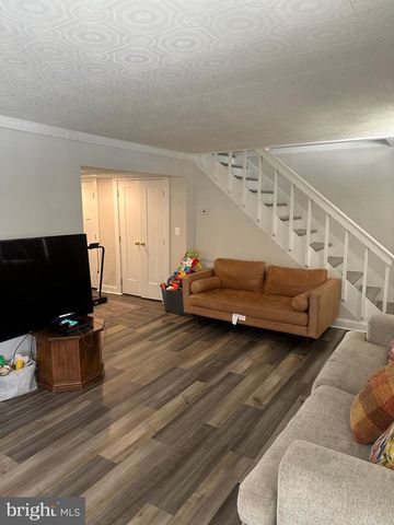216 COLFAX CT, Manassas Park, VA 20111