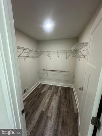 216 COLFAX CT, Manassas Park, VA 20111