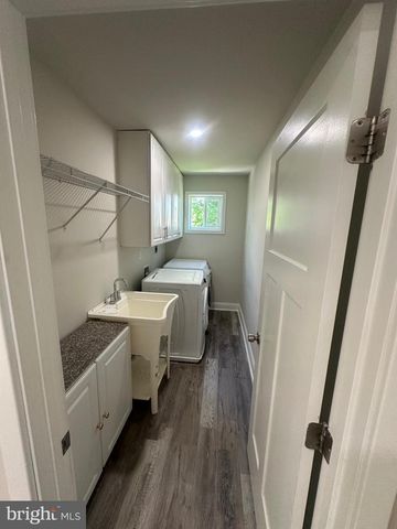 216 COLFAX CT, Manassas Park, VA 20111