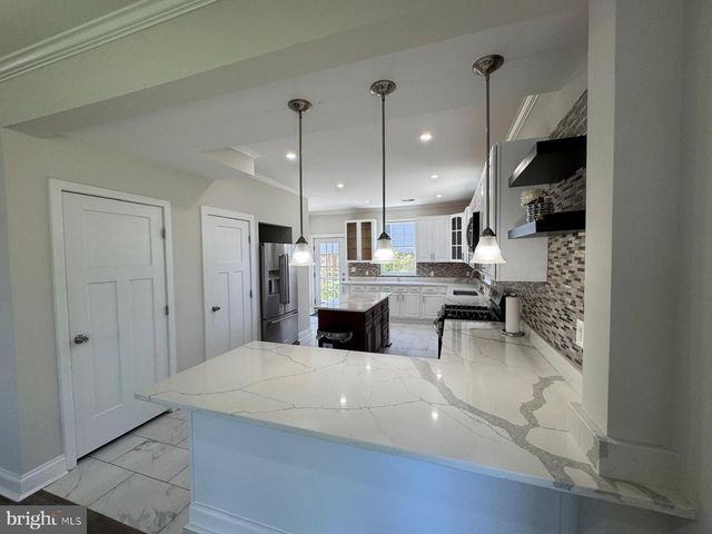 216 COLFAX CT, Manassas Park, VA 20111