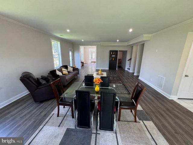 216 COLFAX CT, Manassas Park, VA 20111